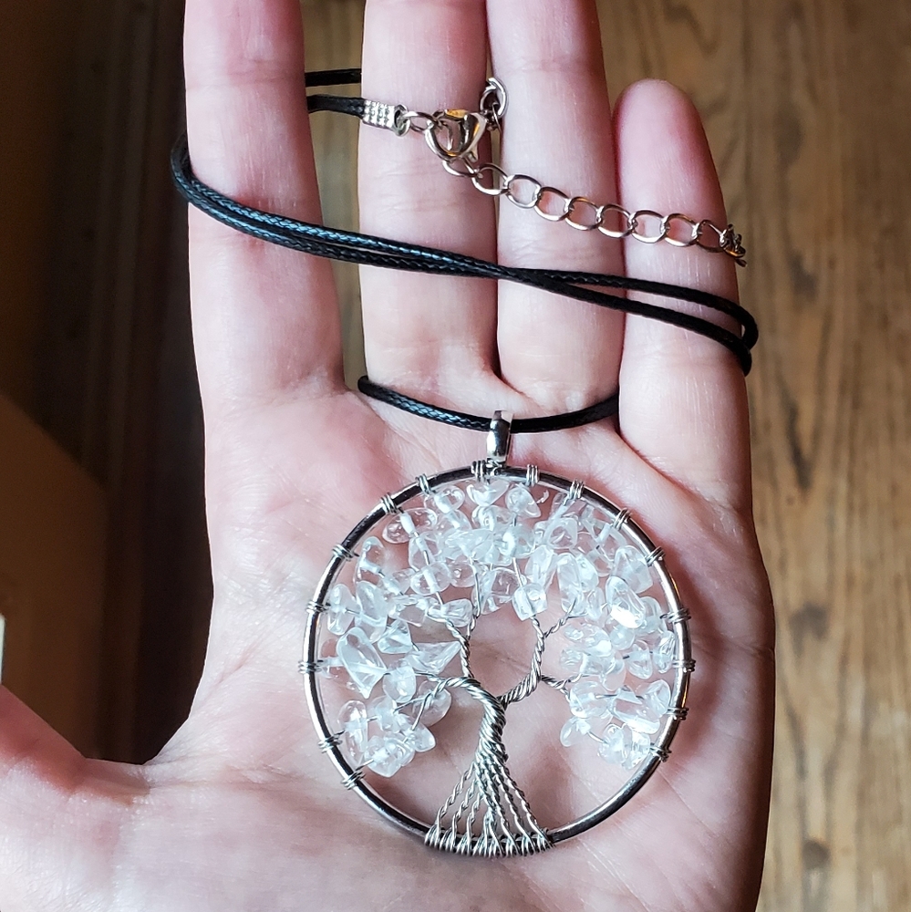 NWOT Crystal Silver Tree of Life Necklace - Picture 4 of 6